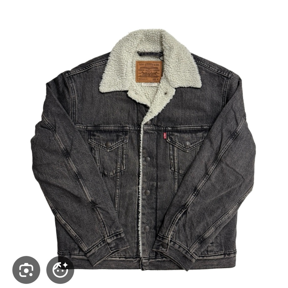 Levi’s trucker jacket